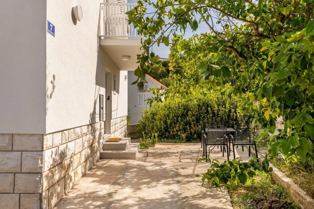 Garden House Sutivan Zewnętrze zdjęcie